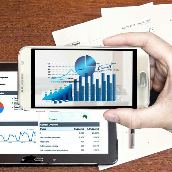 Navigating Change Management and Transparency: Essential Strategies for Modern Projects