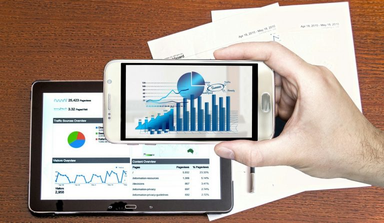 Navigating Change Management and Transparency: Essential Strategies for Modern Projects